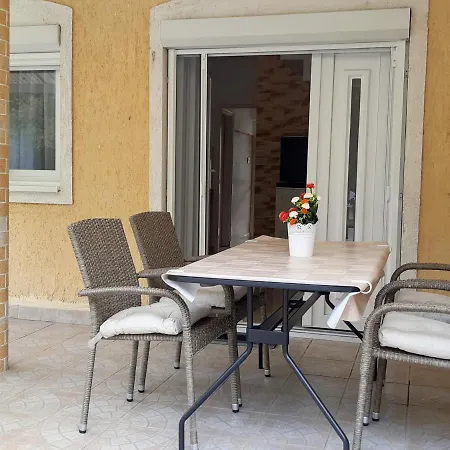 Сasa de vacaciones Holiday Home Balatonszárszó *