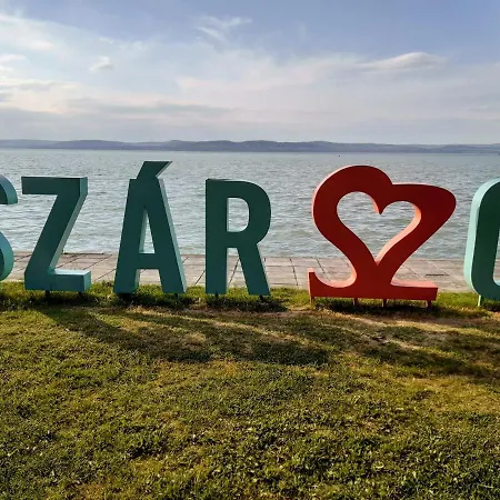 Сasa de vacaciones Holiday Home Balatonszárszó Balatonszarszo